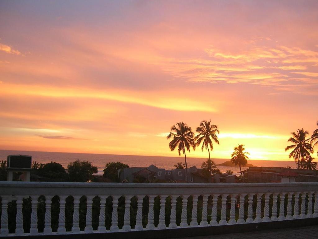 Sagarika Beach Hotel Moragalla ภายนอก รูปภาพ