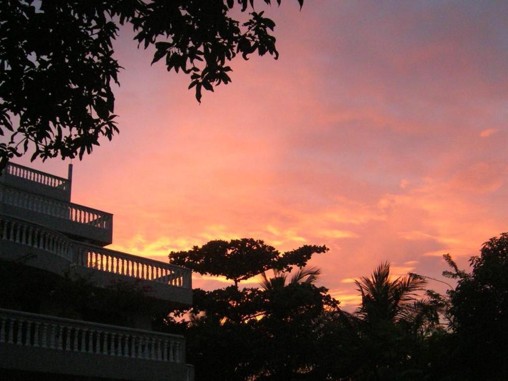 Sagarika Beach Hotel Moragalla ภายนอก รูปภาพ
