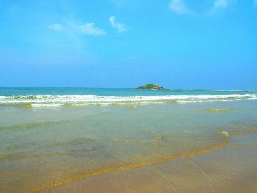 Sagarika Beach Hotel Moragalla ภายนอก รูปภาพ
