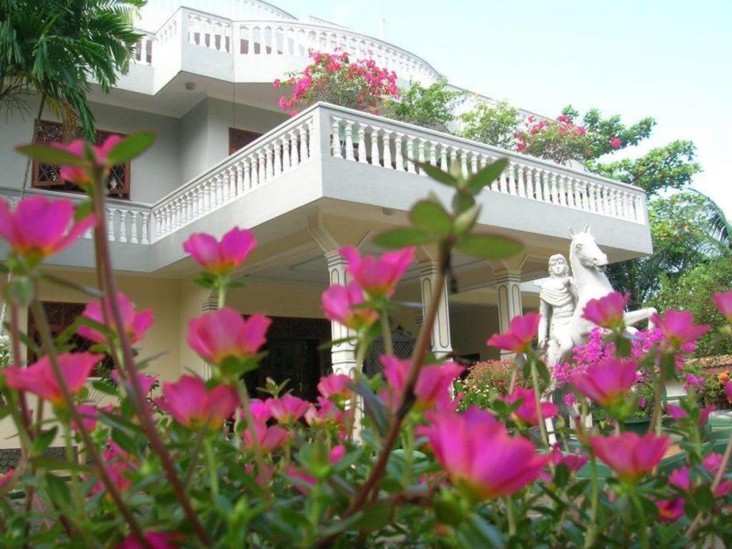 Sagarika Beach Hotel Moragalla ภายนอก รูปภาพ