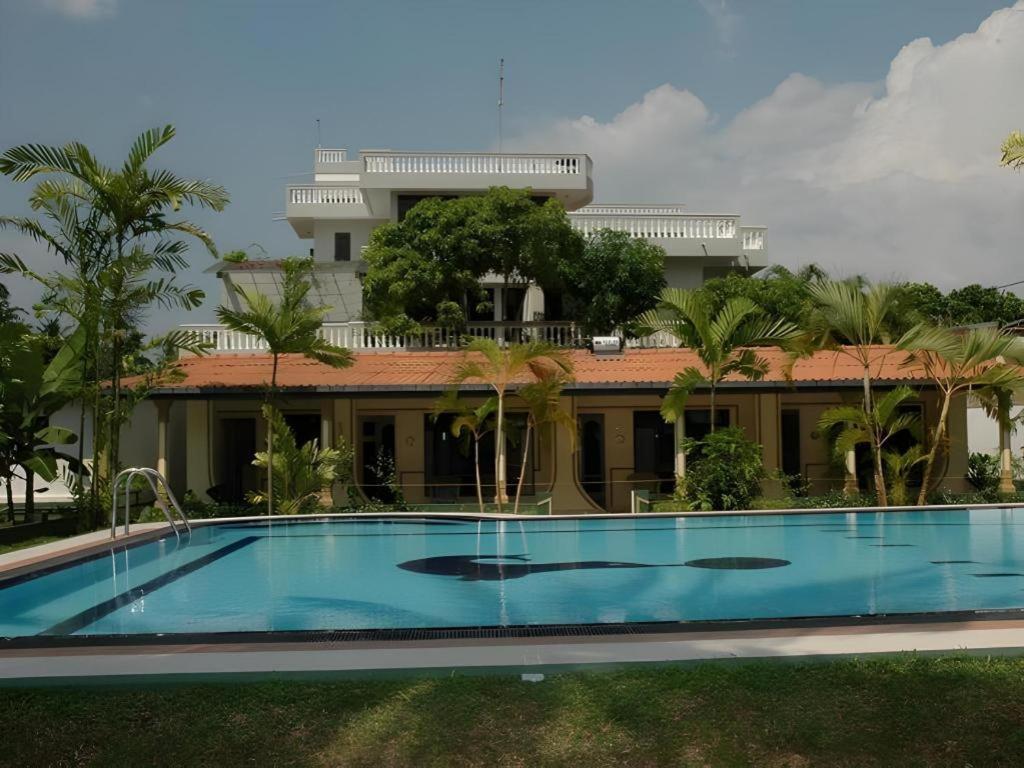 Sagarika Beach Hotel Moragalla ภายนอก รูปภาพ