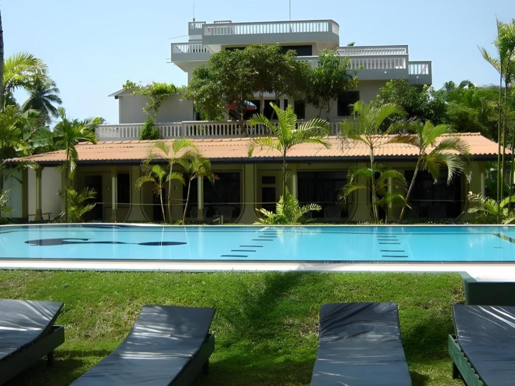 Sagarika Beach Hotel Moragalla ภายนอก รูปภาพ