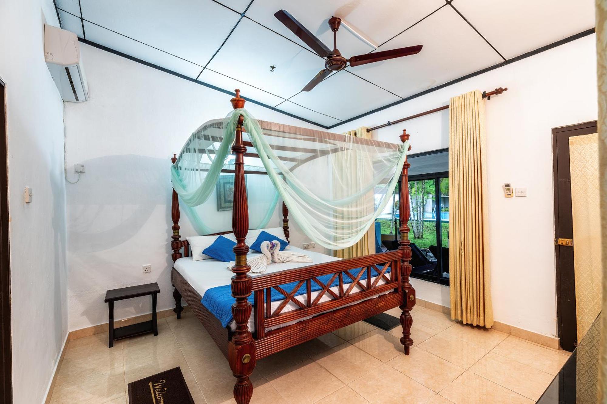 Sagarika Beach Hotel Moragalla ภายนอก รูปภาพ