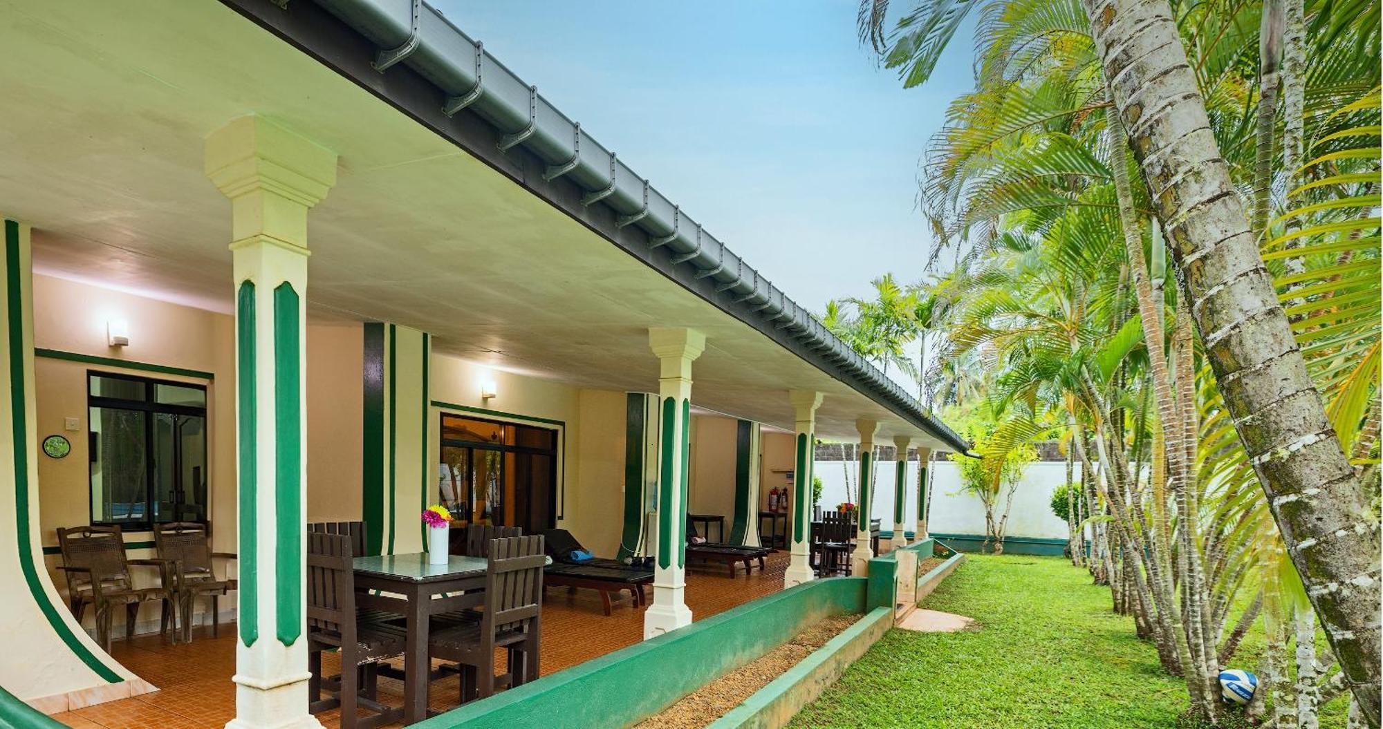 Sagarika Beach Hotel Moragalla ภายนอก รูปภาพ