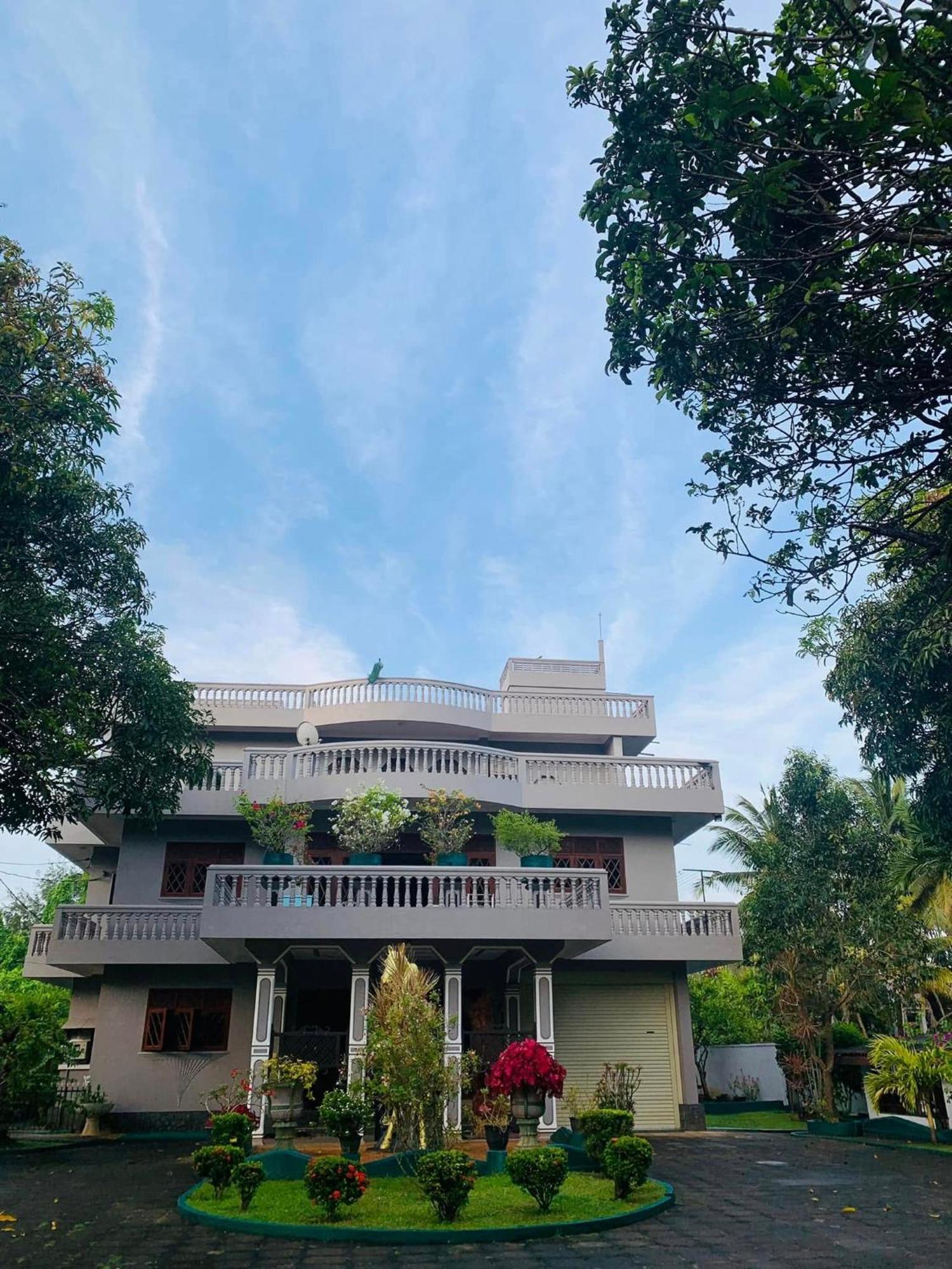 Sagarika Beach Hotel Moragalla ภายนอก รูปภาพ