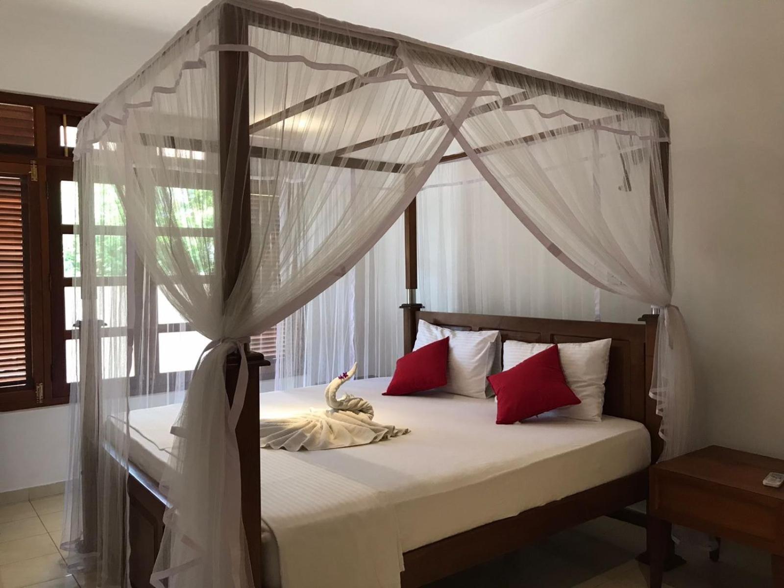 Sagarika Beach Hotel Moragalla ภายนอก รูปภาพ