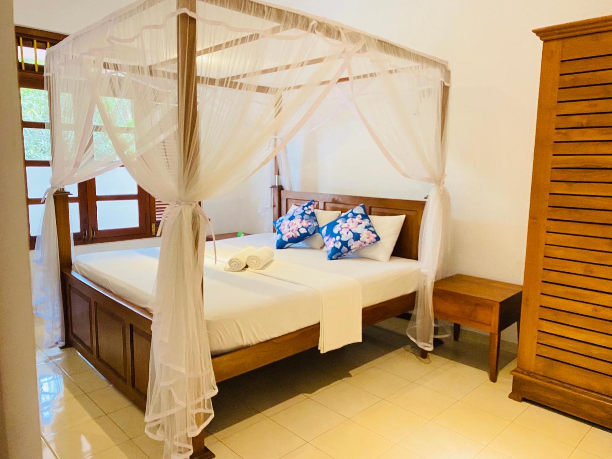 Sagarika Beach Hotel Moragalla ภายนอก รูปภาพ